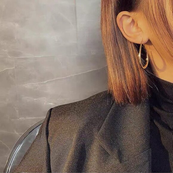 14K Gold Plated Lightweight Statement Large Oval Hoop Trendy Earrings for Women - Picture 5 of 6